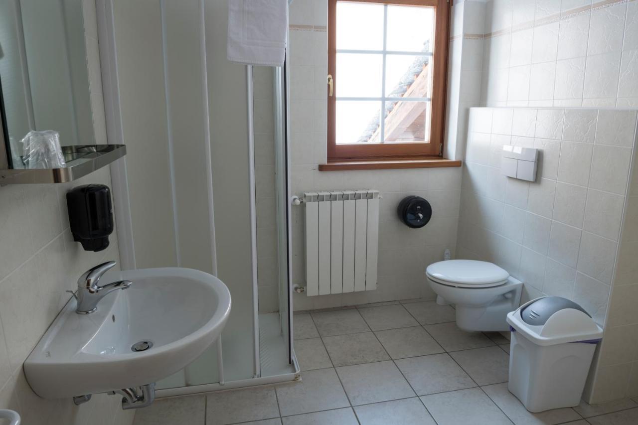 Aalts Dorf Hotel Riale  Екстериор снимка